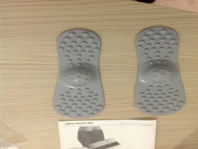 Đôi lót massage- kèm theo